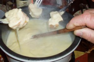 cuisine fondue cantal auvergne salers