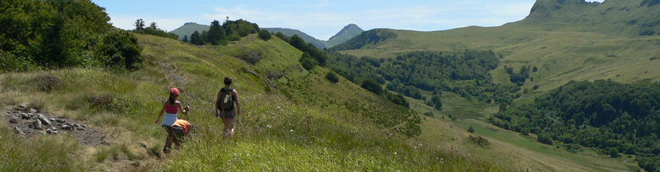 cabane cantal auvergne salers